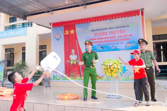 Tăng cường kỹ năng an toàn cho học sinh Trường Tiểu học Sơn Bằng