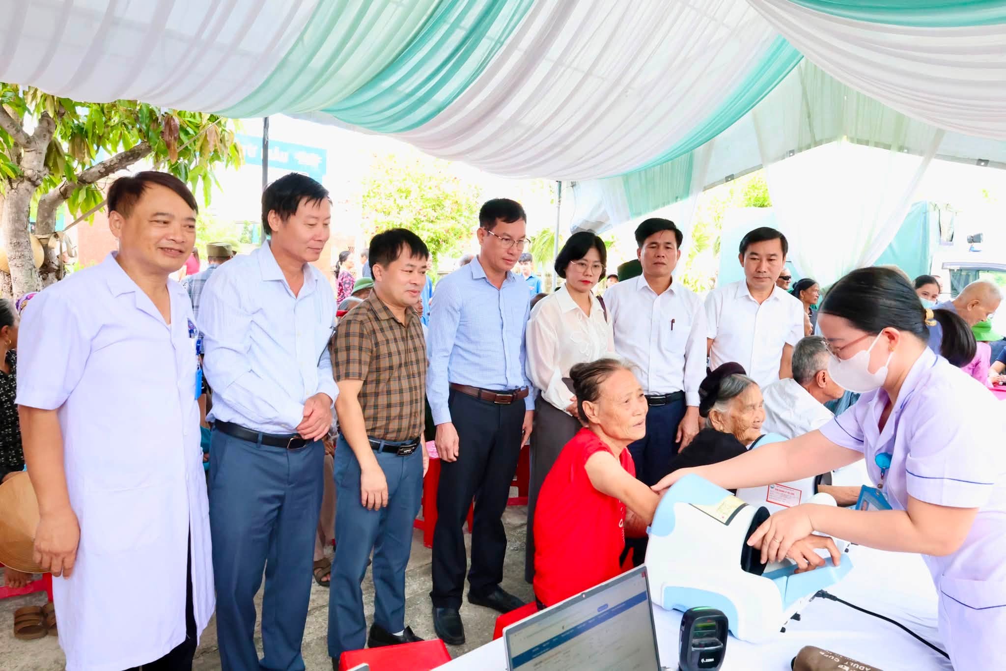 Hồng Lộc triển khai đợt cao điểm khám sàng lọc sức khỏe miễn phí cho toàn dân