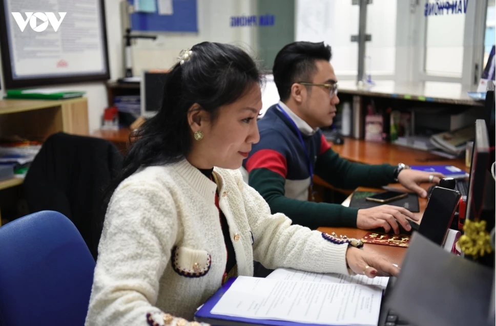 Xây dựng báo cáo đề xuất biên chế của bộ, ngành và địa phương