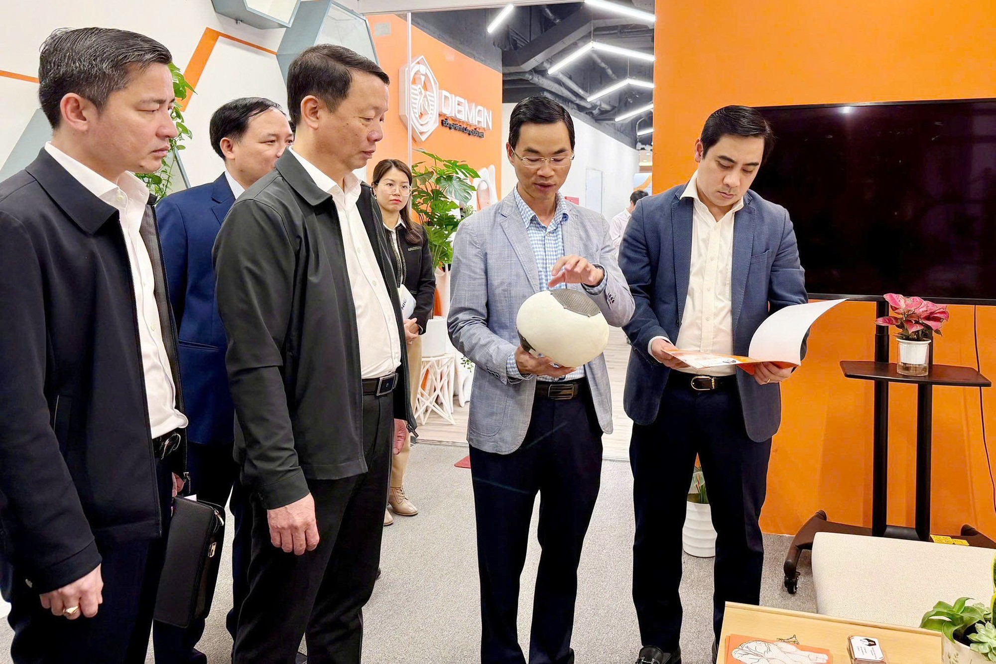 Hà Tĩnh xác định khoa học, công nghệ và đổi mới sáng tạo là trụ cột trung tâm