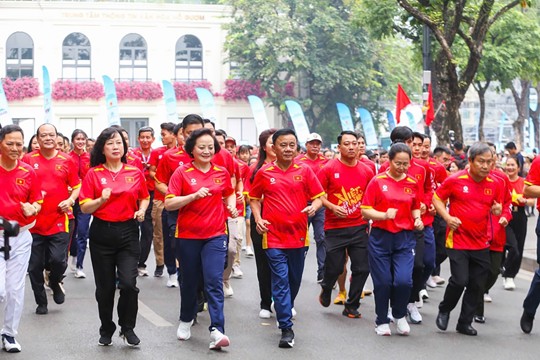 Hưởng ứng phong trào "Mỗi người dân lựa chọn ít nhất một môn thể thao phù hợp để tập luyện thường xuyên" 