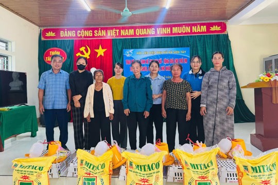Hội LHPN xã Sơn Tây hỗ trợ sinh kế cho hội viên phụ nữ khó khăn