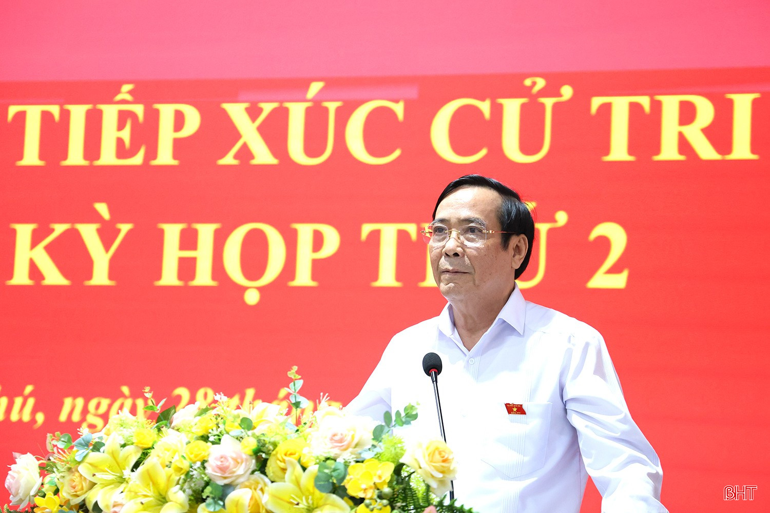 Cử tri kiến nghị các nội dung về hỗ trợ cán bộ, công chức cấp xã, phát triển hạ tầng đô thị 