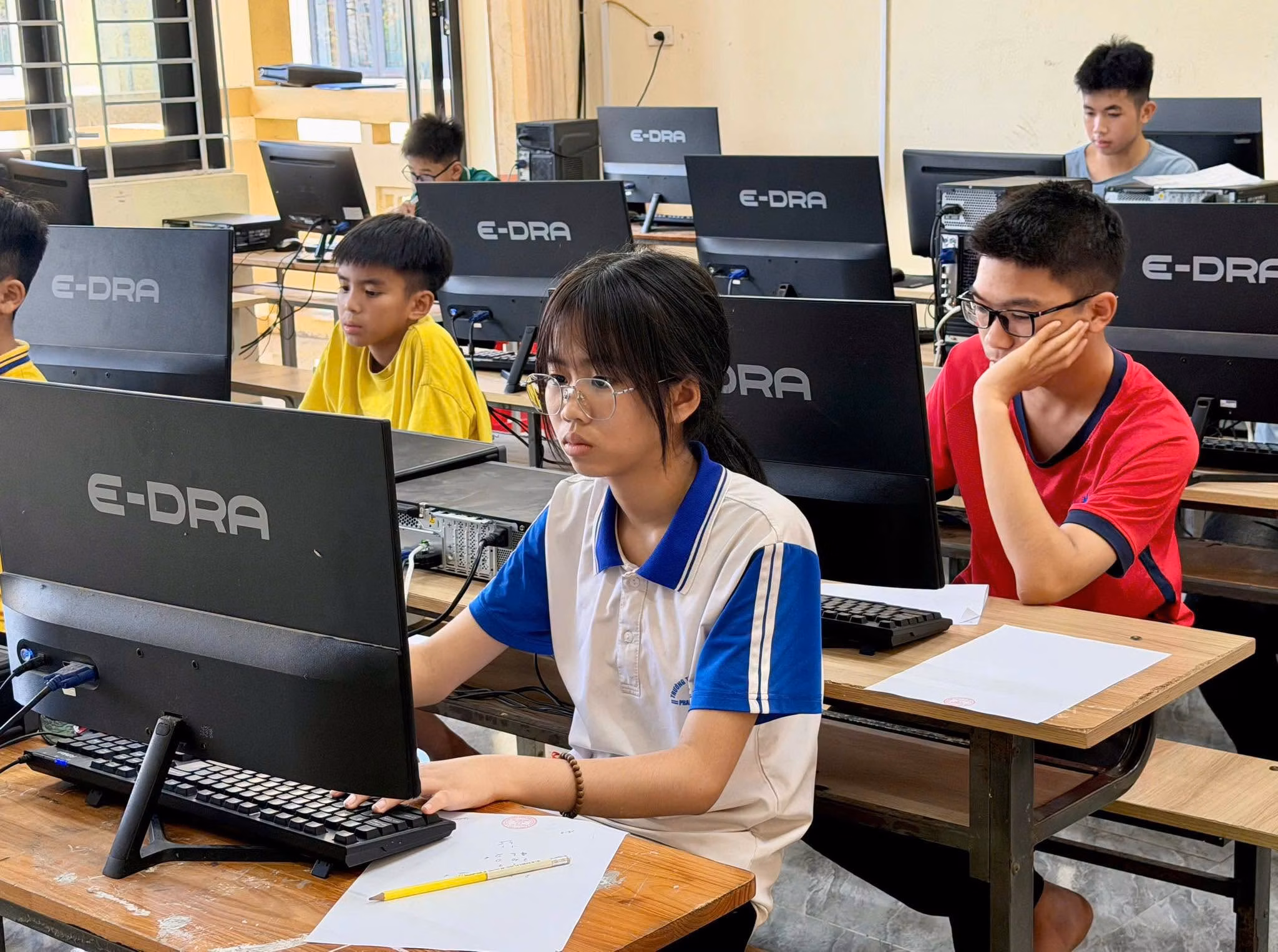 Sôi nổi vòng sơ loại Hội thi Tin học trẻ tỉnh Hà Tĩnh lần thứ XXIX tại Cụm thi số 13 