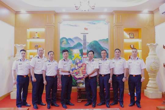 Vùng 4 Hải quân kiểm tra, động viên Lữ đoàn 162 trước thềm Xuân 2026