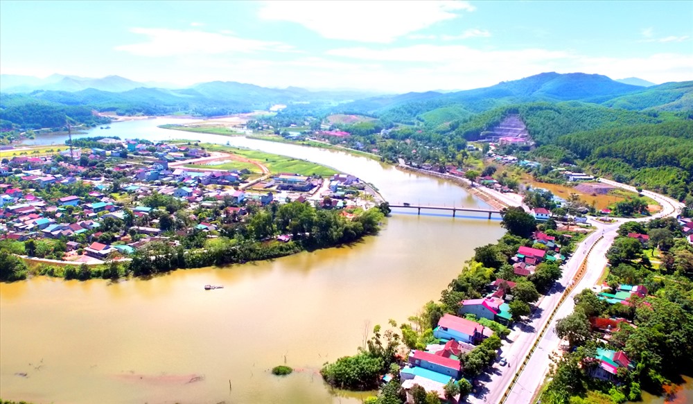 Thông báo về việc lựa chọn đơn vị tổ chức đấu giá 41 lô đất tái định cư dự án Ngàn Trươi – Cẩm Trang