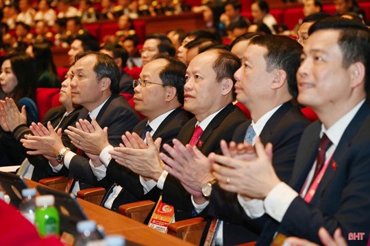 Đoàn đại biểu Hà Tĩnh tại phiên thảo luận các văn kiện Đại hội XIV của Đảng