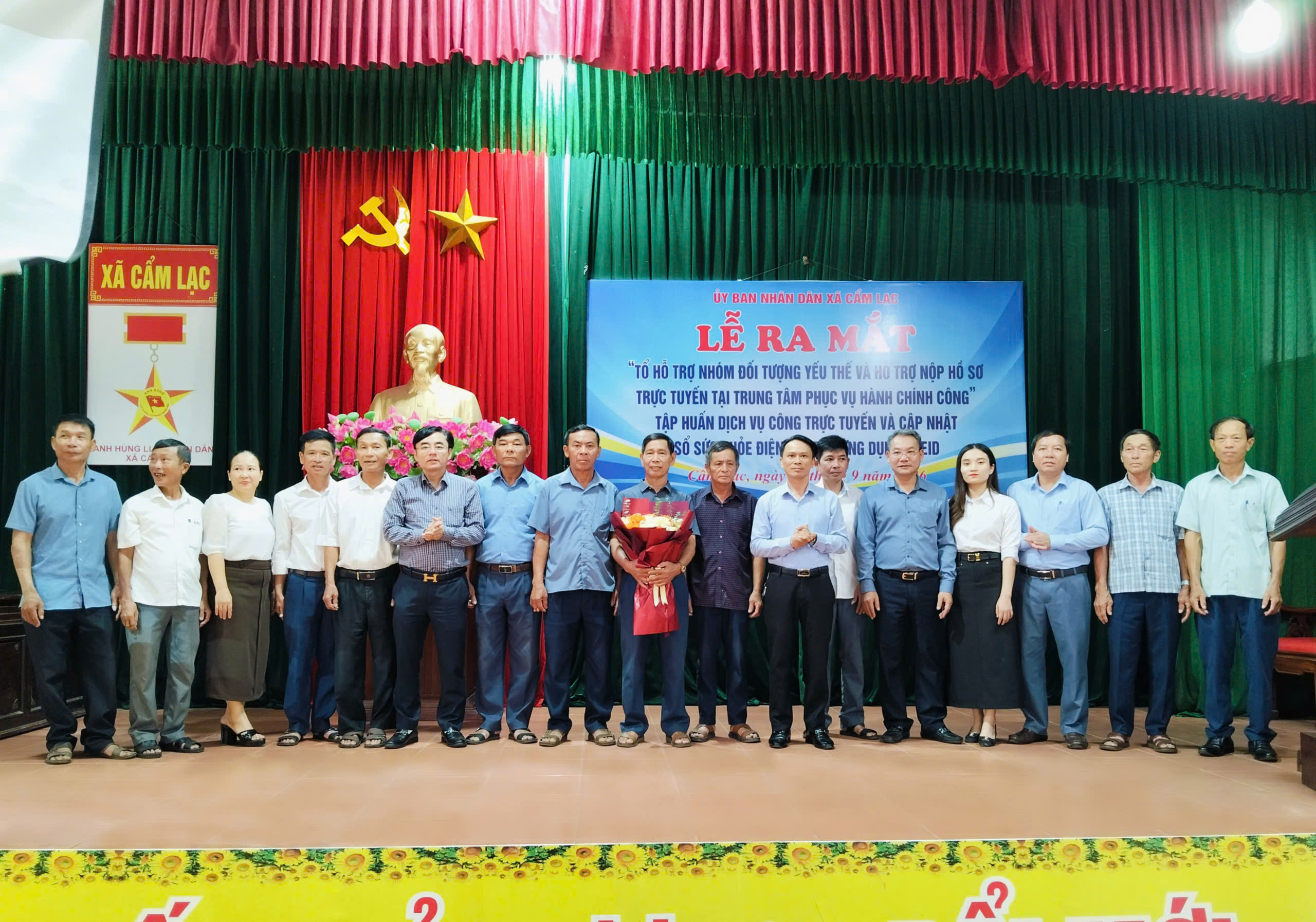 Cẩm Lạc tăng hỗ trợ dịch vụ công số cho người yếu thế