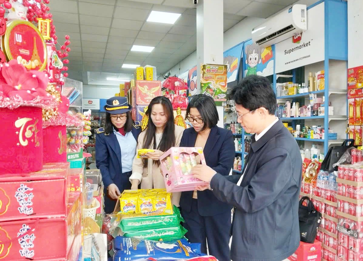 Tăng cường kiểm nghiệm, giám sát an toàn thực phẩm nhằm bảo vệ sức khỏe nhân dân