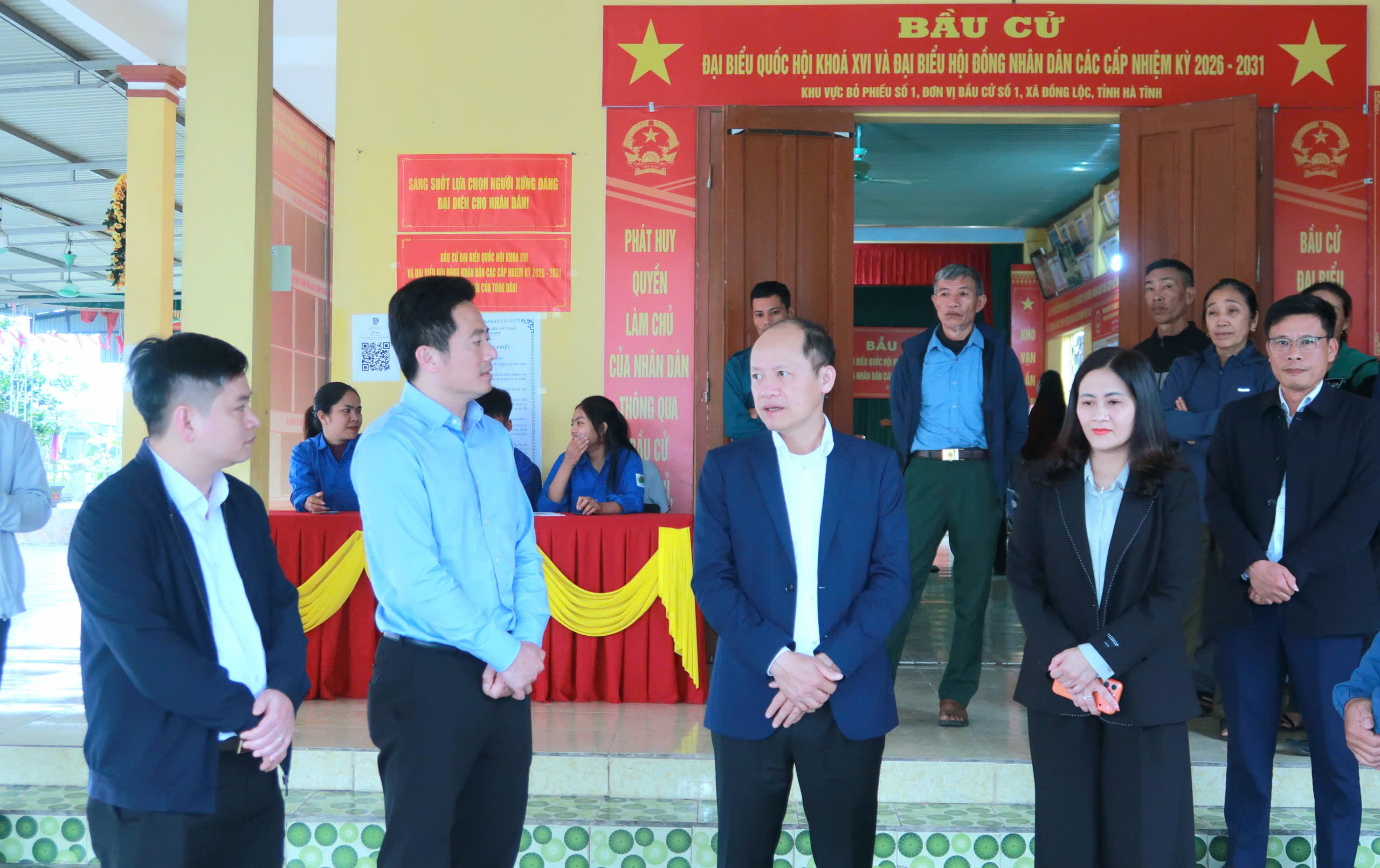 Tạo điều kiện thuận lợi để cuộc bầu cử diễn ra dân chủ, an toàn, đúng quy định.