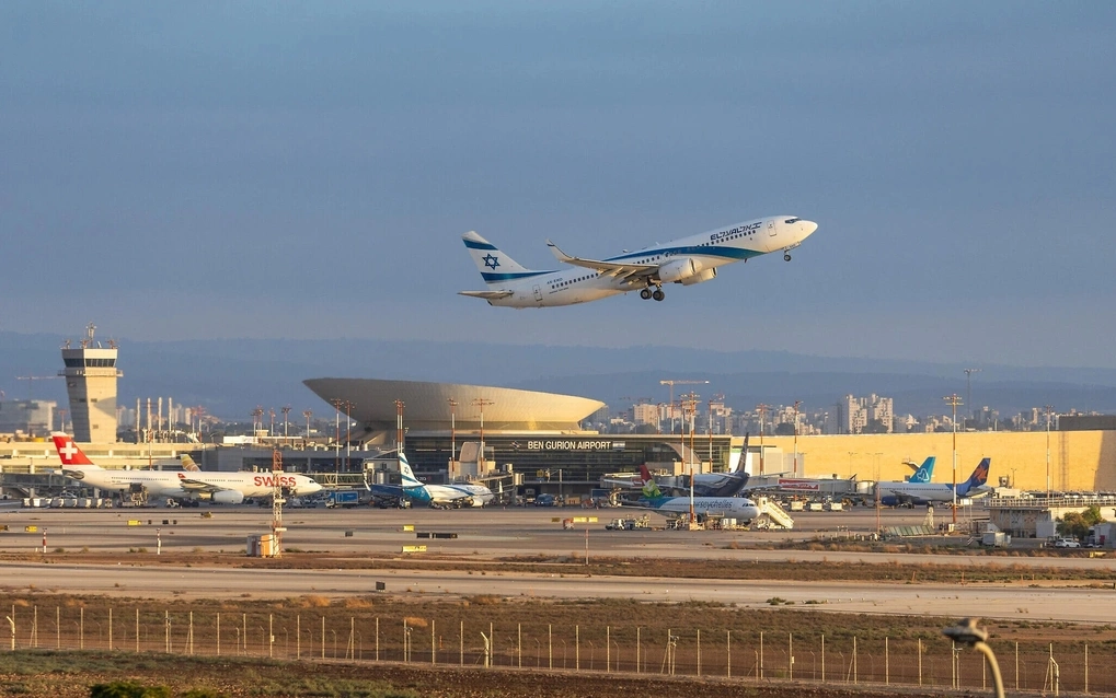 Cơ phó flydubai âm mưu 'lao máy bay vào sân bay Israel'