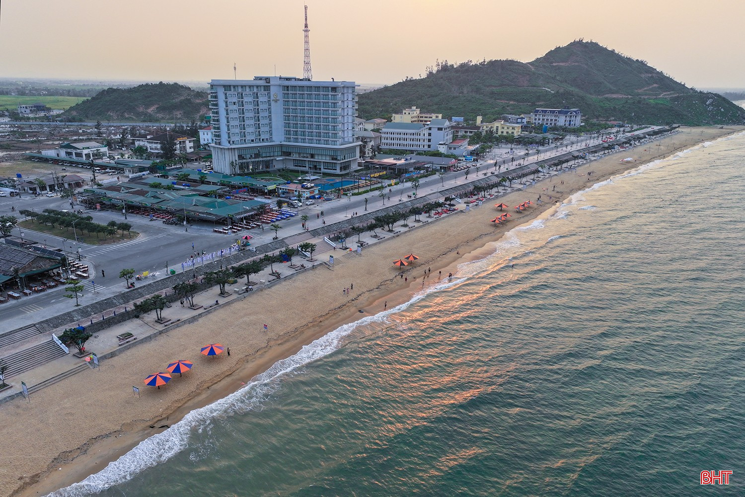 Biển Thiên Cầm
