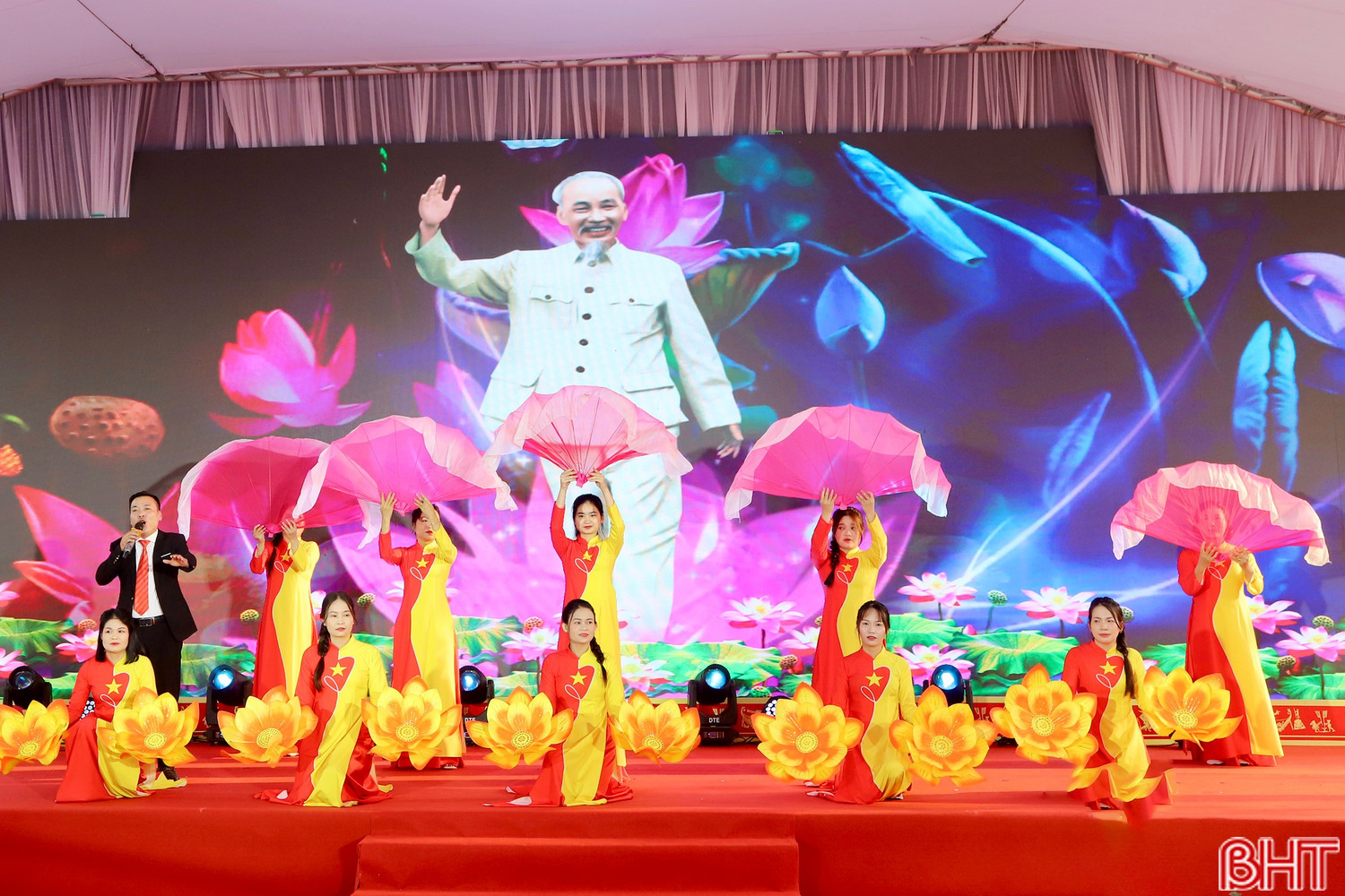 Chương trình văn nghệ chào mừng