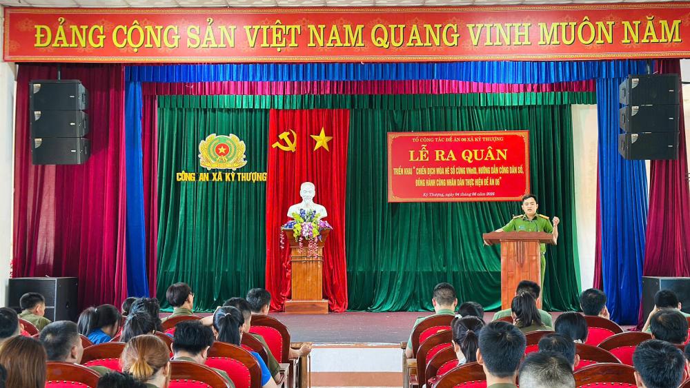 Lan tỏa “Chiến dịch mùa hè số cùng VNeID” tại nhiều địa phương