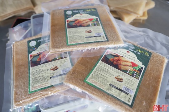 Bánh đa nem Hà Tĩnh bị “đánh cắp” nhãn hiệu và bài học về sở hữu trí tuệ