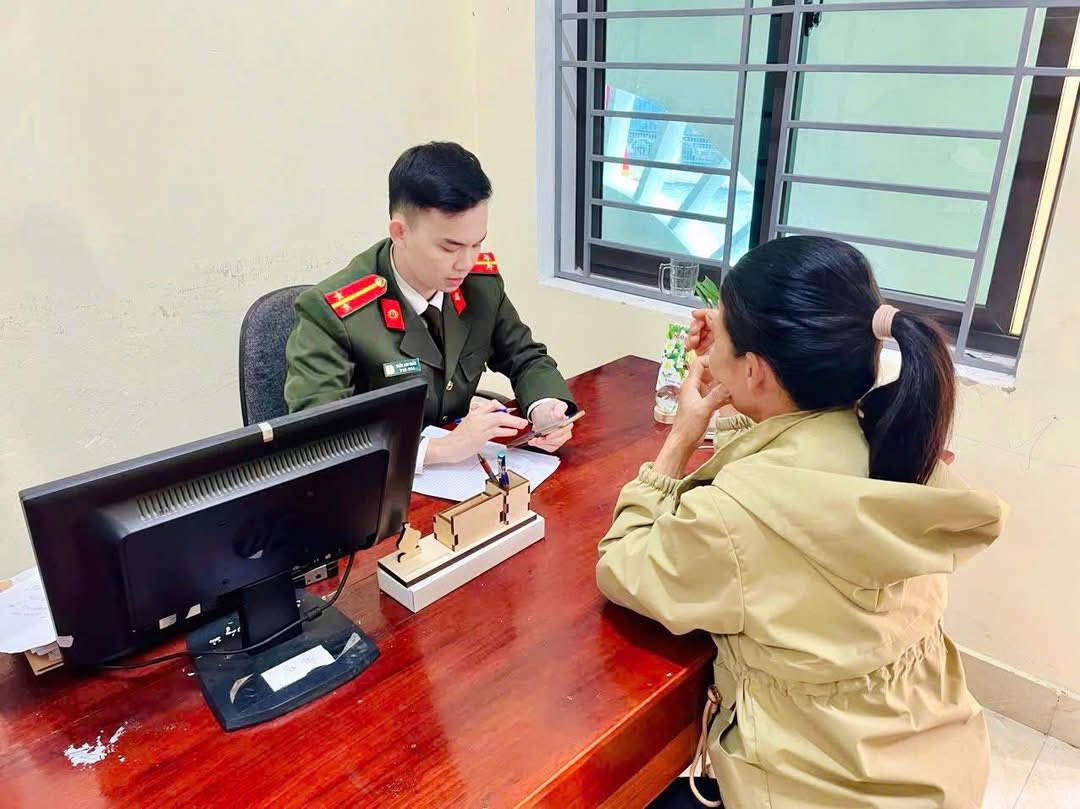 Công an xã Sơn Tây kịp thời ngăn chặn vụ lừa đảo trên không gian mạng, giúp người dân tránh thiệt hại lớn