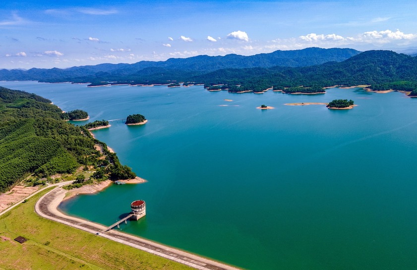 Tìm hiểu chứng tích lịch sử ở hồ Kẻ Gỗ