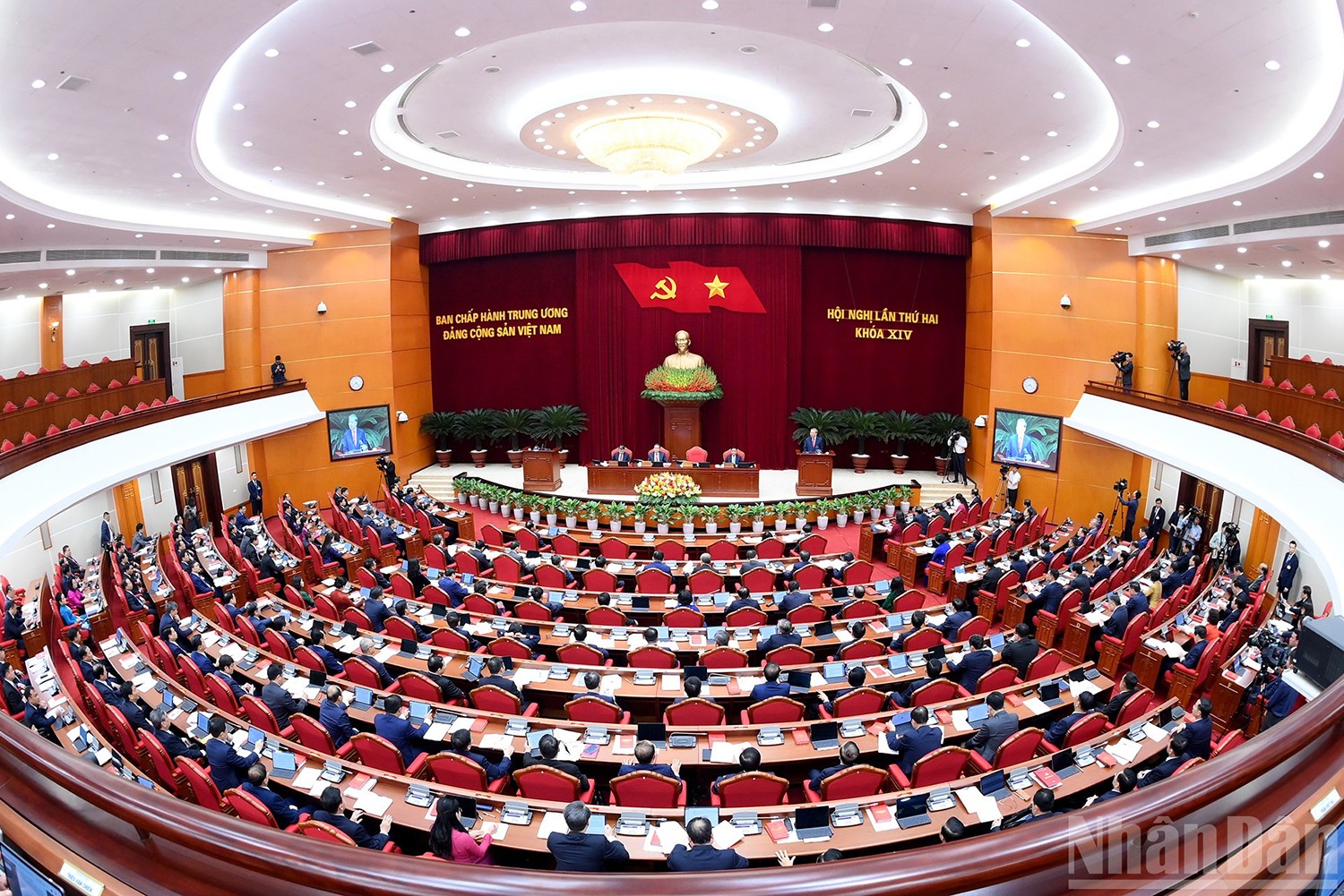 Khai mạc Hội nghị lần thứ 2 Ban Chấp hành Trung ương Đảng khóa XIV