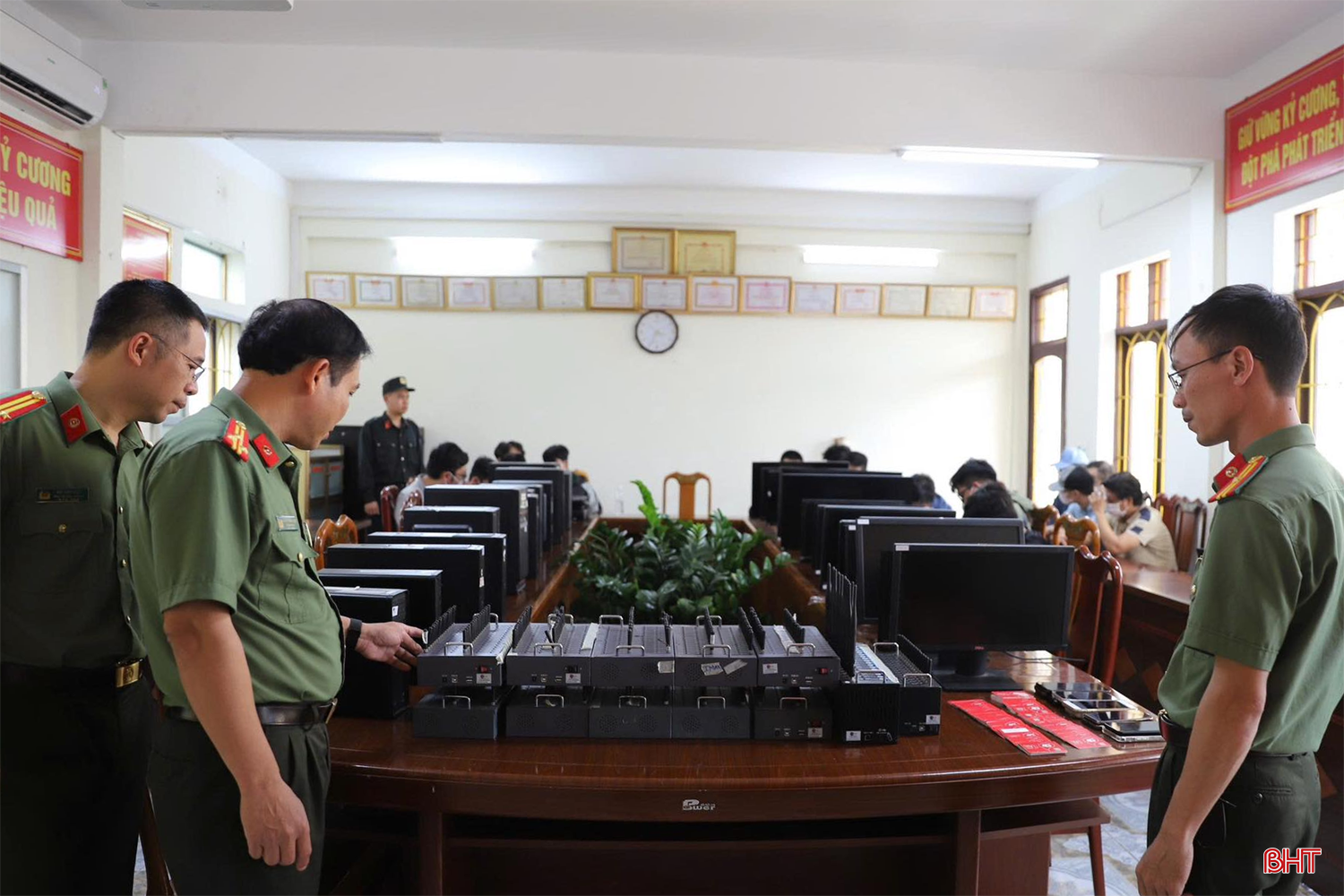 Bộ Công an biểu dương Công an Hà Tĩnh, chỉ đạo mở rộng điều tra vụ án đánh bạc, rửa tiền xuyên quốc gia
