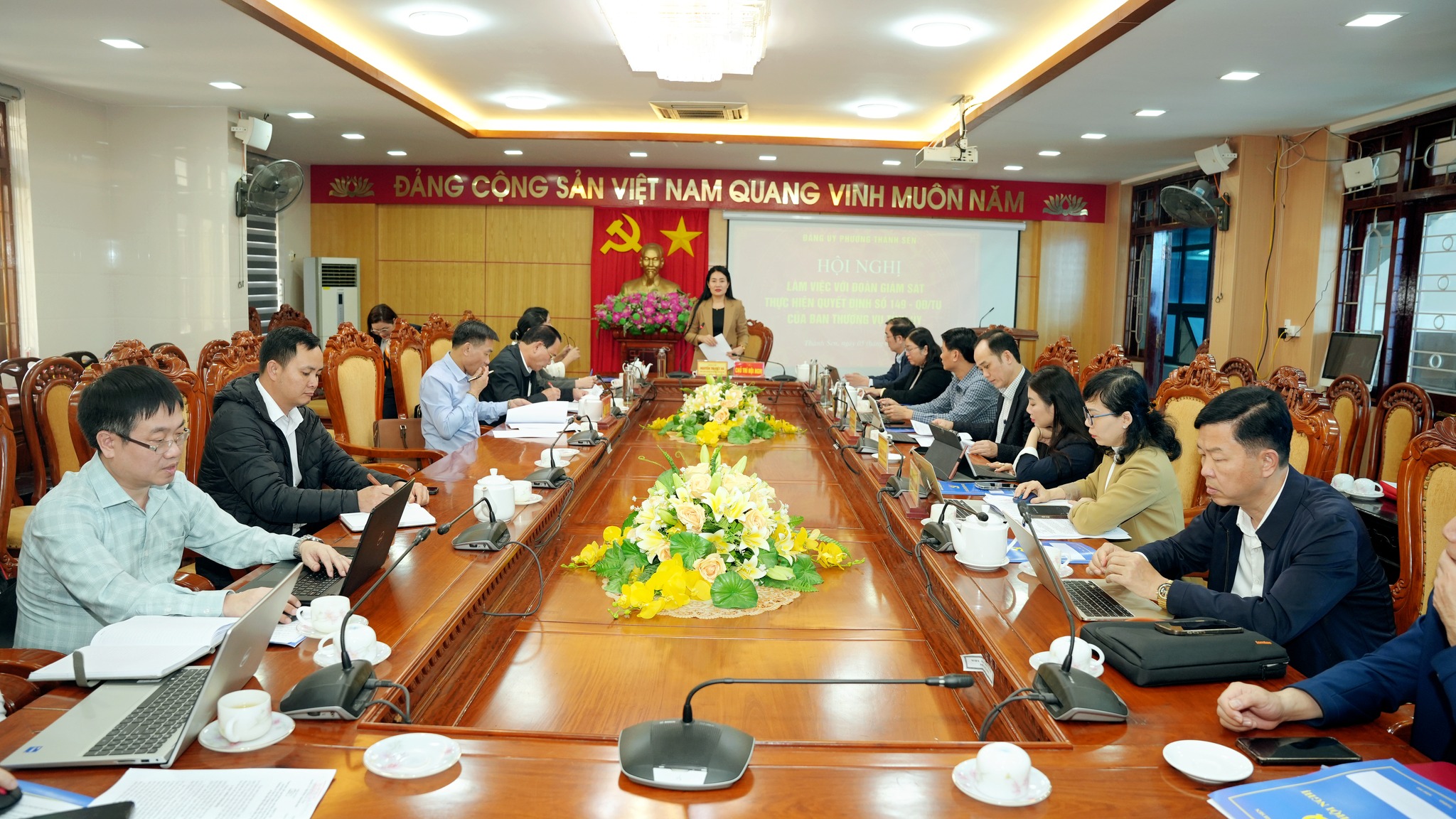 Ban Thường vụ Tỉnh ủy giám sát công tác bầu cử tại phường Thành Sen
