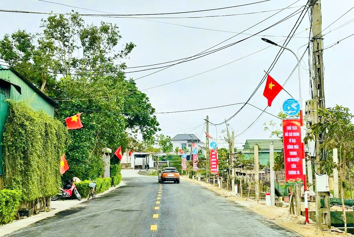 Dấu ấn phụ nữ Phường Trần Phú trong công trình tuyến đường cờ Tổ quốc