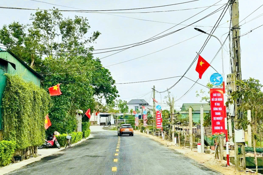 Dấu ấn phụ nữ Phường Trần Phú trong công trình tuyến đường cờ Tổ quốc