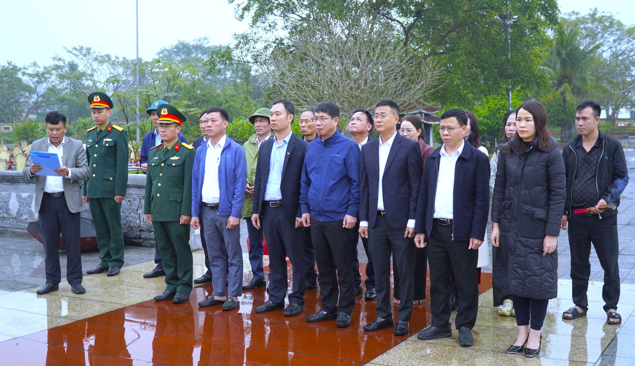 Hương Khê thành kính dâng hương tri ân Anh hùng Liệt sĩ dịp kỷ niệm Ngày thành lập Đảng