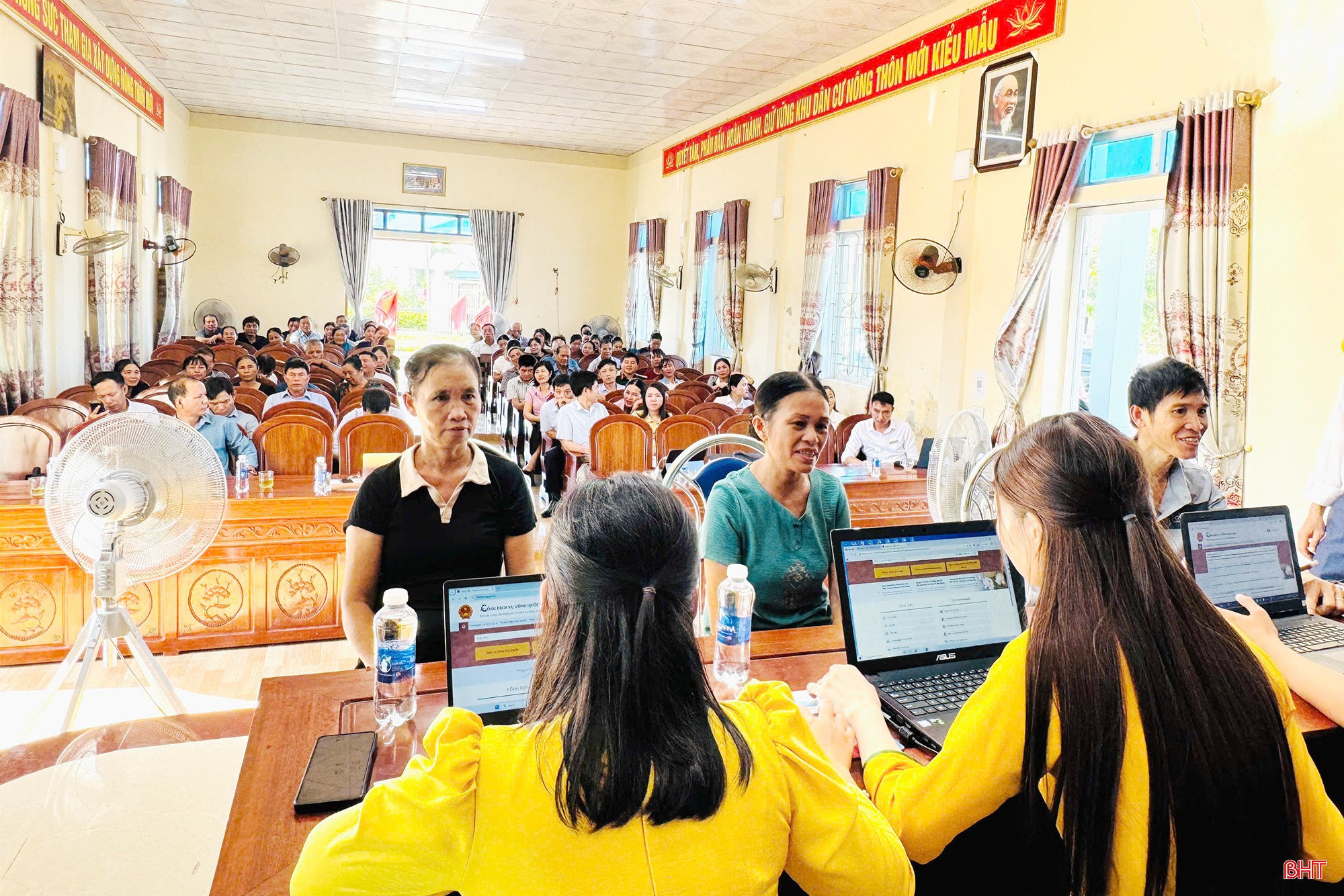 Chuyển đổi số từ cơ sở: đưa công nghệ vào những nhu cầu thiết thực của người dân