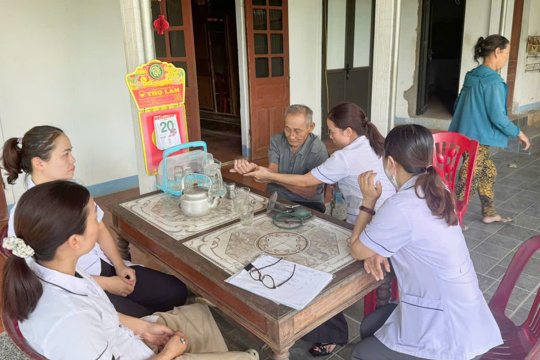 Tứ Mỹ: Lan tỏa đạo lý "Uống nước nhớ nguồn" qua hoạt động chăm sóc y tế cho người có công