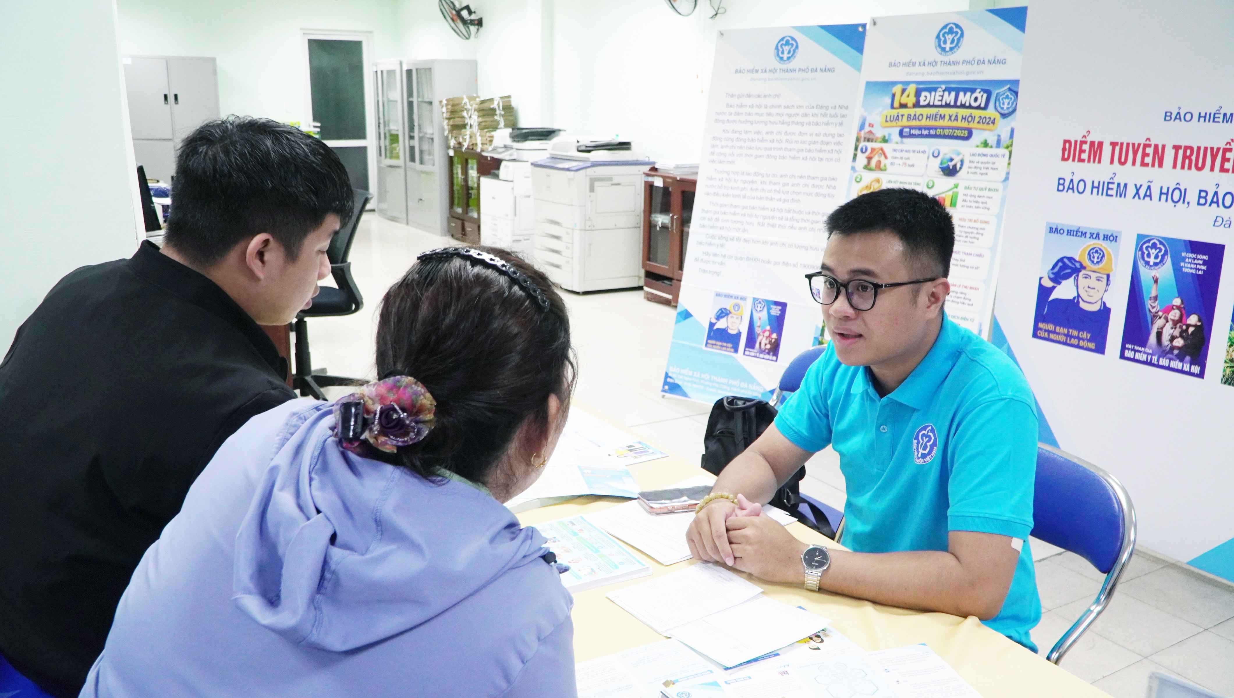 BHXH tỉnh Hà Tĩnh hướng dẫn điều chỉnh mức hưởng BHYT cho người làm nghĩa vụ quốc tế được xác định là người có công