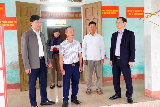 Hương Sơn kiểm tra, giám sát công tác chuẩn bị bầu cử tại các khu vực bỏ phiếu