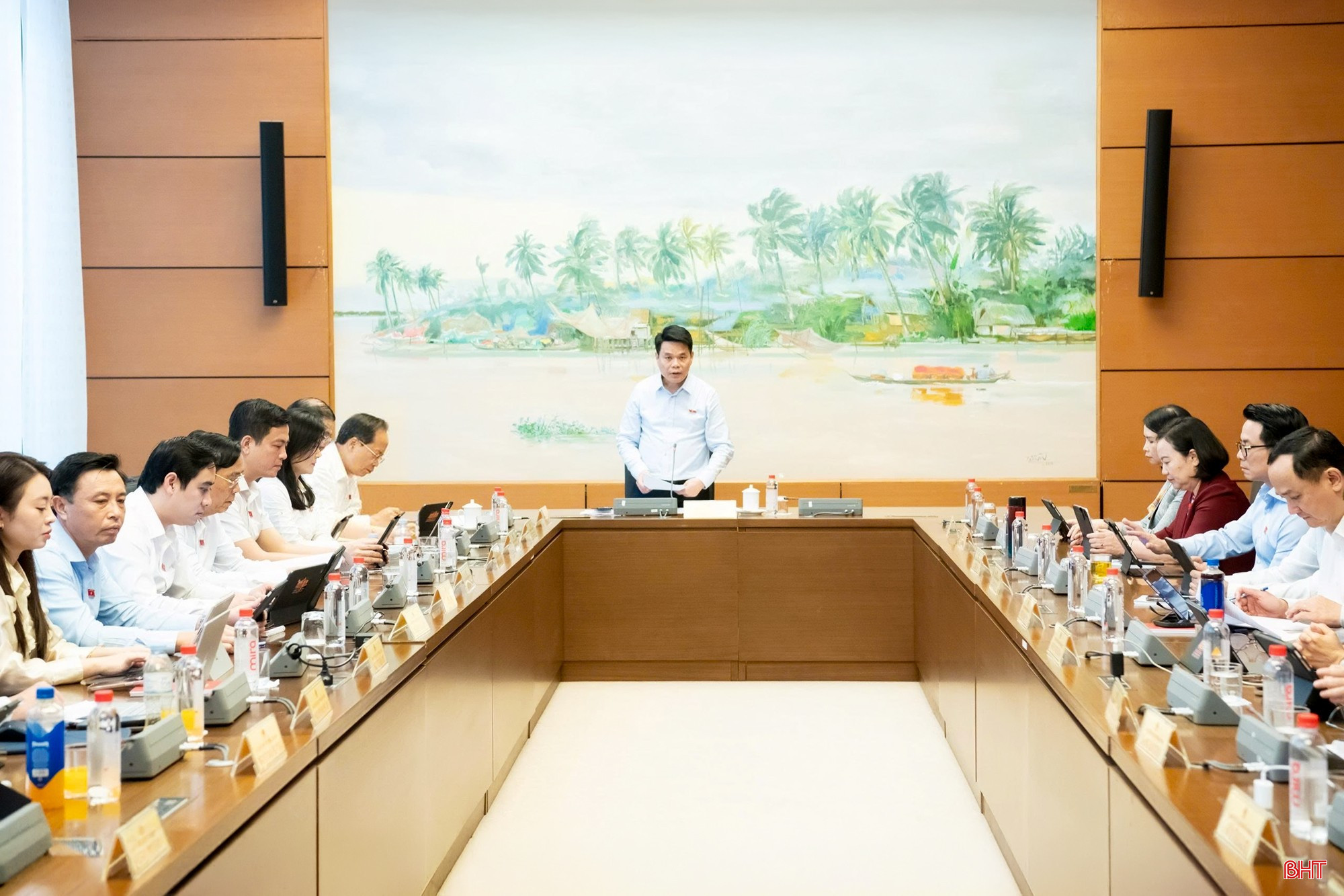 Toàn cảnh phiên thảo luận tổ sáng 24/10. bqbht_br_anh-qh-24-10-toan-canh.jpg