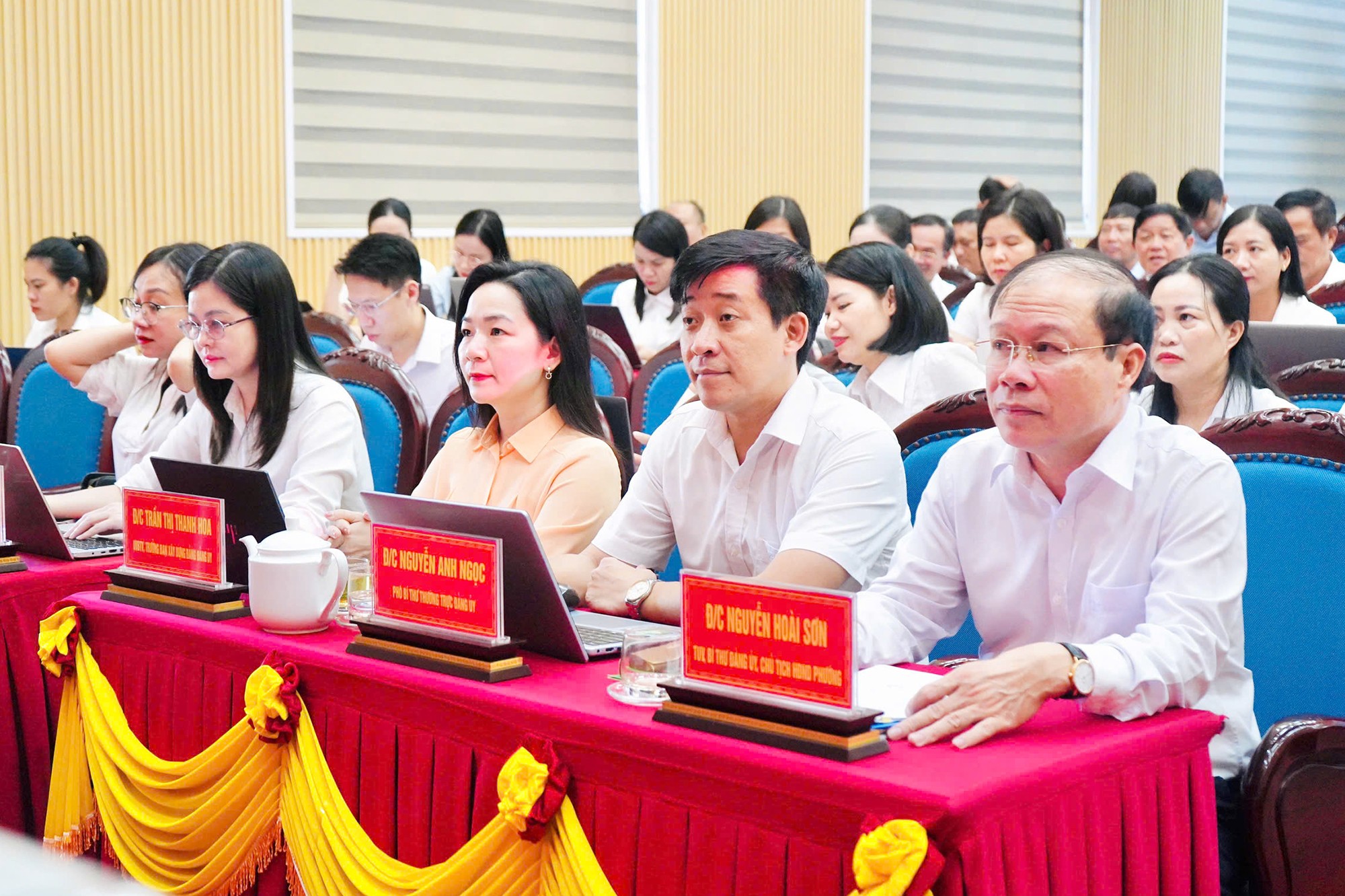 Đại biểu tại phường Sông Trí tiếp thu phát biểu kết luận của Tổng Bí thư, Chủ tịch nước Tô Lâm. 5.jpg