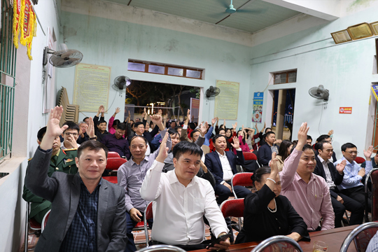 Phó Bí thư Thường trực Tỉnh ủy, Chủ tịch HĐND tỉnh Nguyễn Hồng Lĩnh dự hội nghị lấy ý kiến cử tri nơi cư trú 