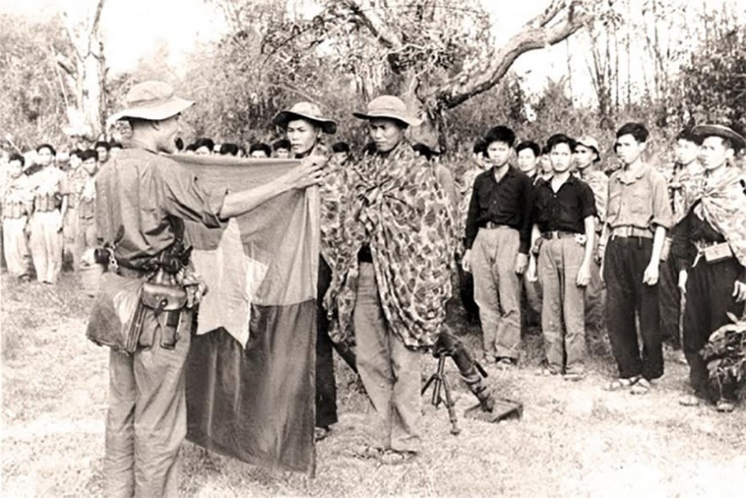 “Đường ra trận mùa này đẹp lắm” - một hiện thực không thể đảo ngược