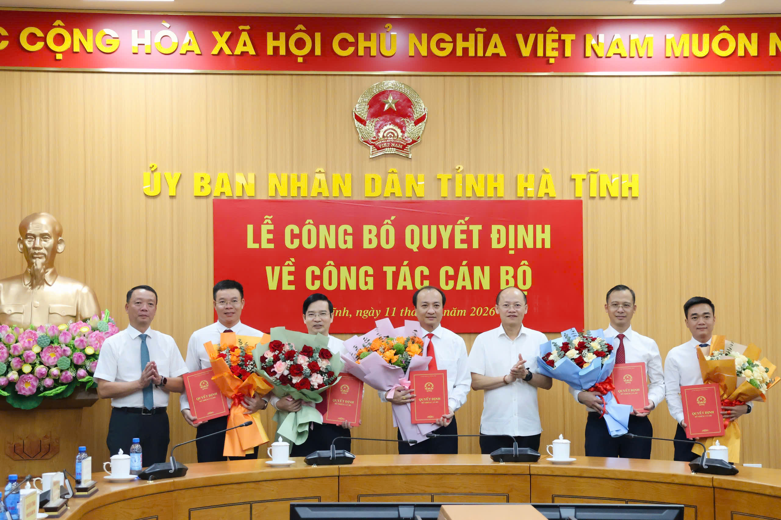 Hà Tĩnh công bố các quyết định về công tác cán bộ