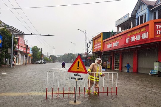 Chủ tịch UBND tỉnh ban hành công điện về việc tập trung ứng phó với diễn biến của mưa, lũ trên địa bàn tỉnh Hà Tĩnh