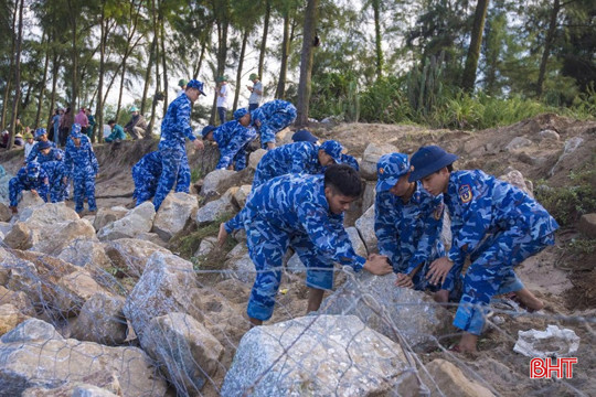  Lực lượng vũ trang Hà Tĩnh sẵn sàng ứng phó với bão số 5