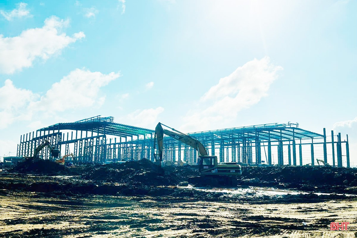Dự án Đầu tư xây dựng và kinh doanh kết cấu hạ tầng Khu công nghiệp Vinhomes đang được đẩy nhanh tiến độ. bqbht_br_b.jpg