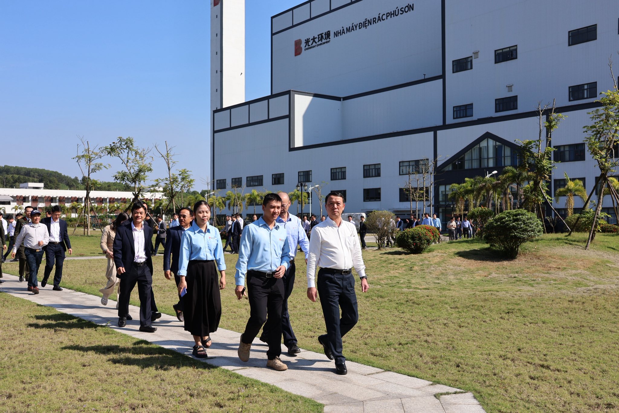 Đoàn công tác tỉnh Hà Tĩnh tham quan nhà máy điện rác Phú Sơn