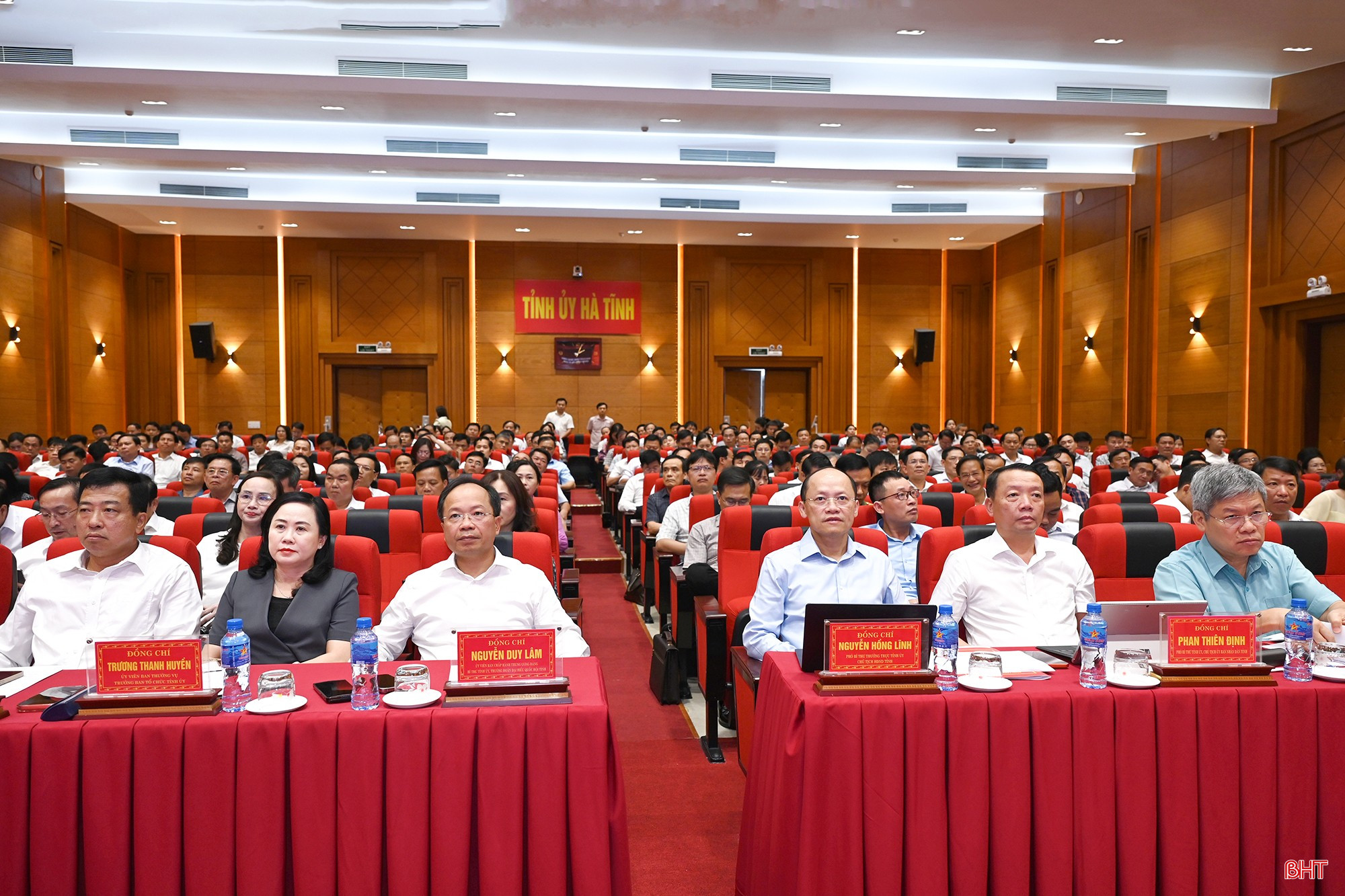Khẩn trương sắp xếp thôn, tổ dân phố đảm bảo đồng bộ với chính quyền địa phương 2 cấp 