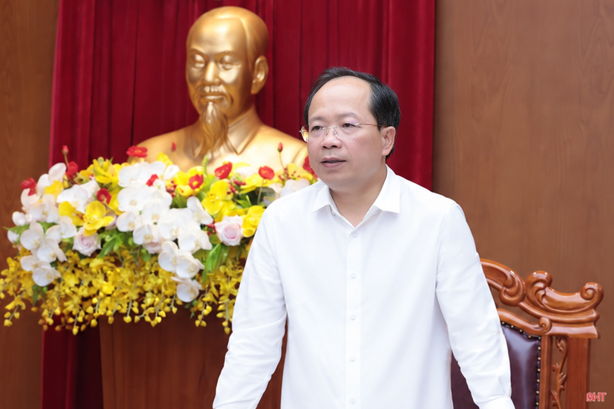 Đồng chí Nguyễn Duy Lâm – Ủy viên Trung ương Đảng, Bí thư Tỉnh ủy, Trưởng đoàn ĐBQH tỉnh phát biểu chỉ đạo tại cuộc họp. bqbht_br_bi-thu-phat-bieu.jpg