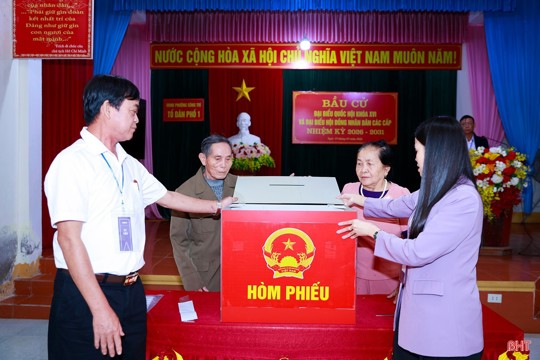 Hà Tĩnh báo cáo kết quả sơ bộ bầu cử đại biểu HĐND các cấp