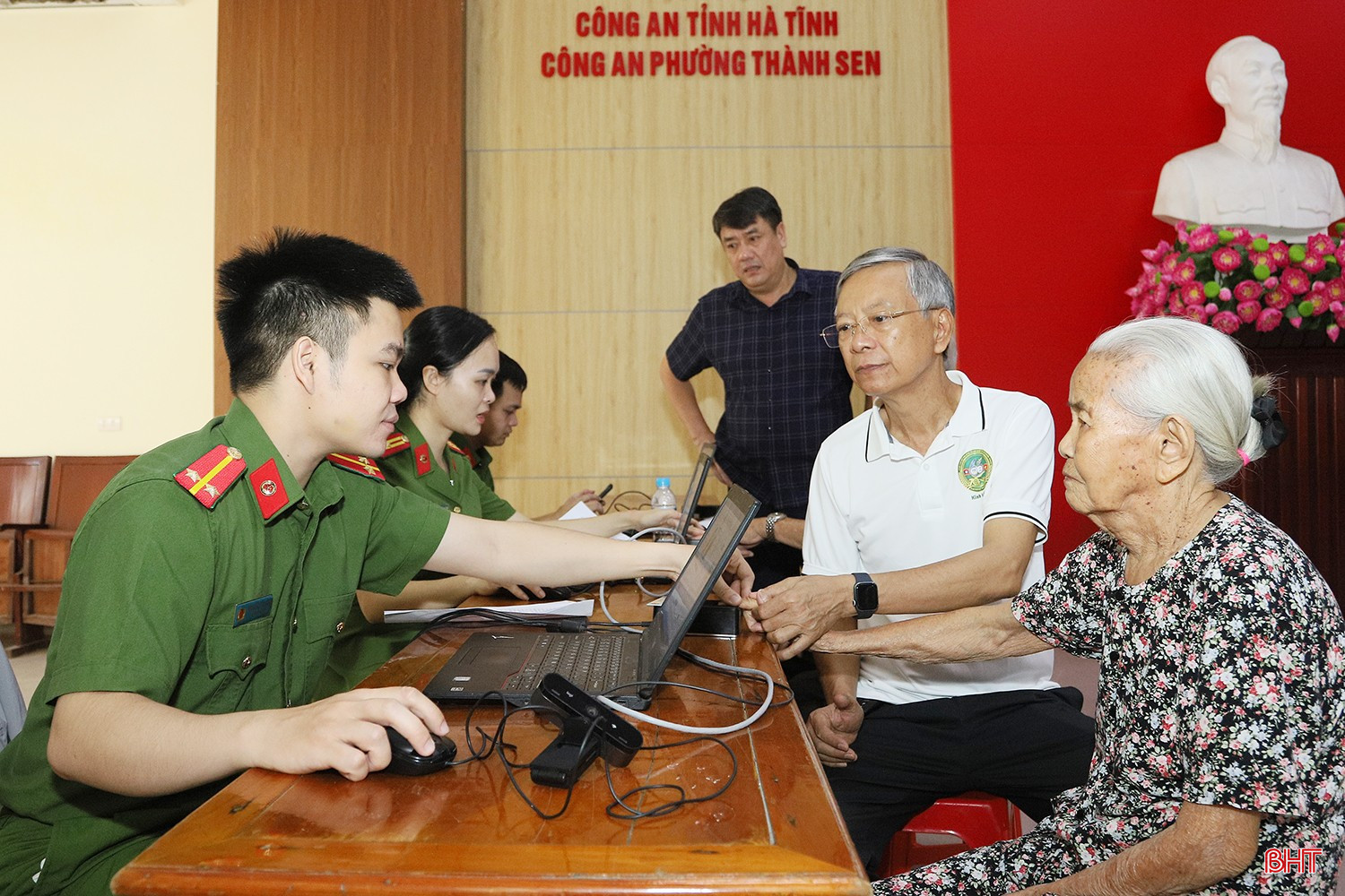 Hà Tĩnh tổ chức thu nhận hơn 1.400 mẫu ADN thân nhân liệt sĩ đợt 2