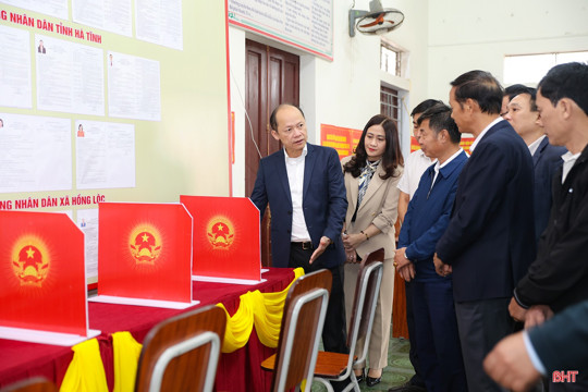 Phó Bí thư Thường trực Tỉnh ủy kiểm tra công tác chuẩn bị bầu cử tại các địa phương