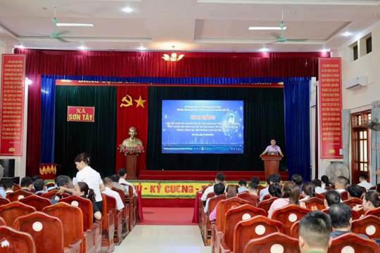 Tập huấn chuyển đổi số và ứng dụng i-HaTinh cho cán bộ cơ sở