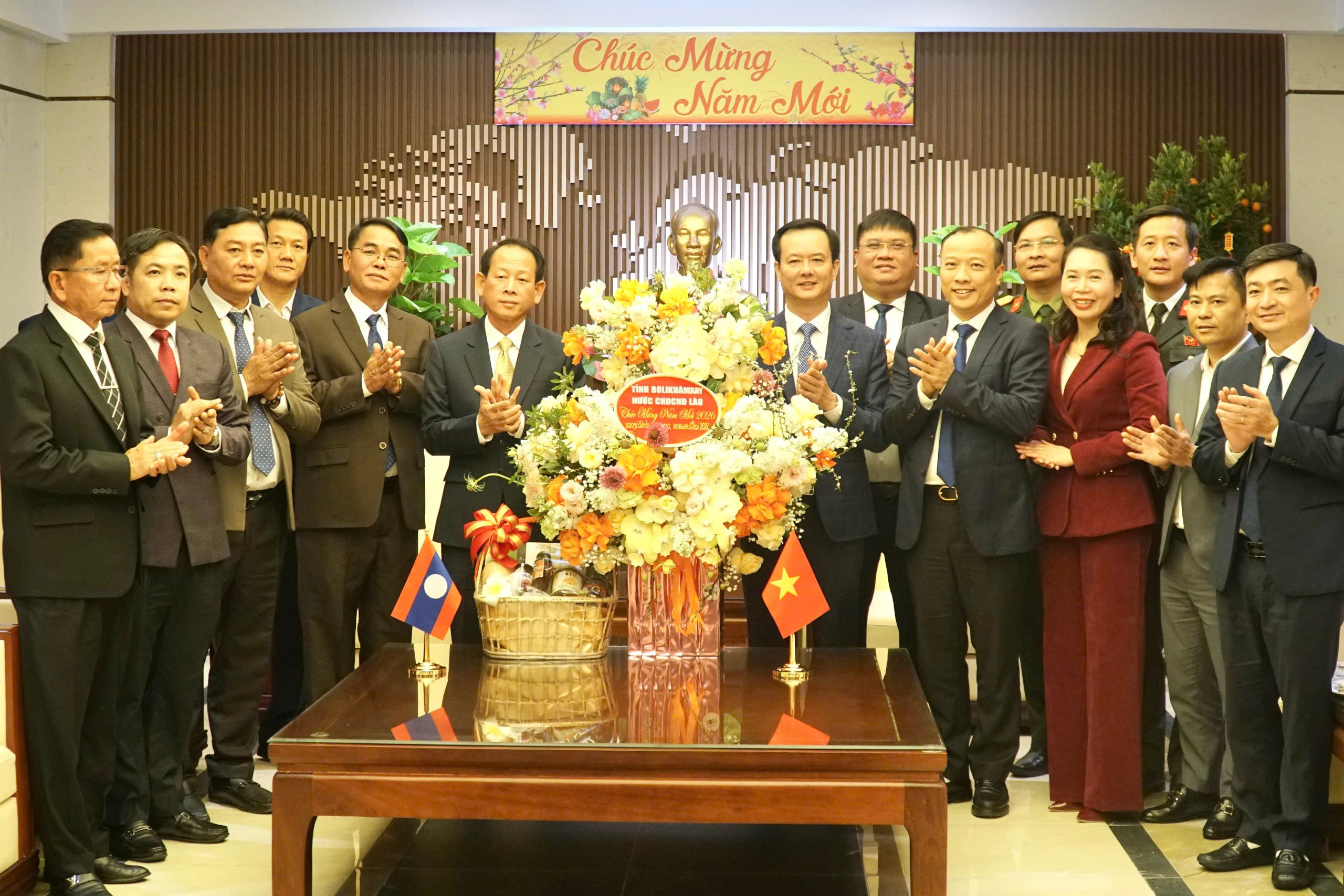 Thắm tình hữu nghị Việt – Lào trong chuyến thăm, chúc Tết của lãnh đạo tỉnh Bolikhămxay tại Hà Tĩnh