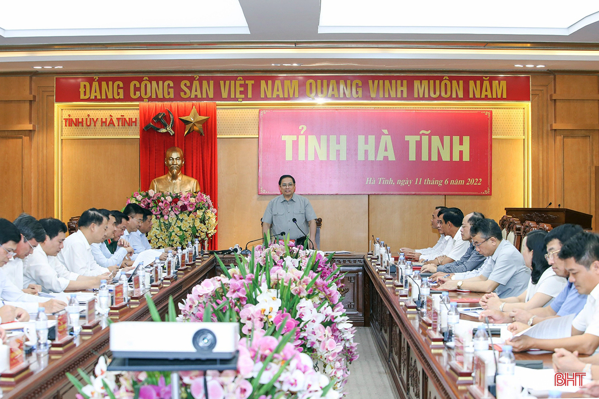 Hà Tĩnh cần phát huy nội lực con người, tiềm năng lợi thế để phát triển toàn diện và bền vững hơn