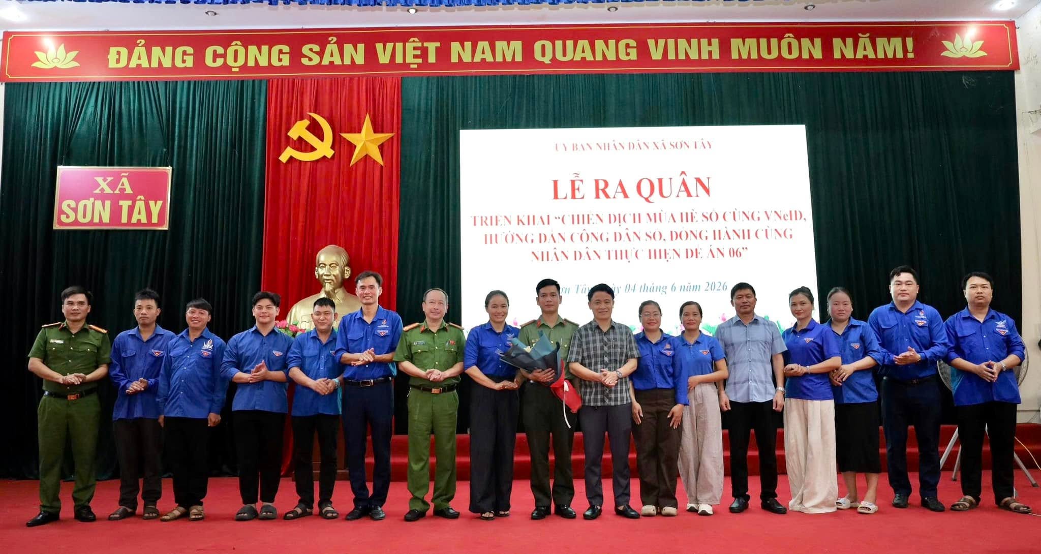 Xã Sơn Tây ra quân Chiến dịch mùa hè số cùng VNeID