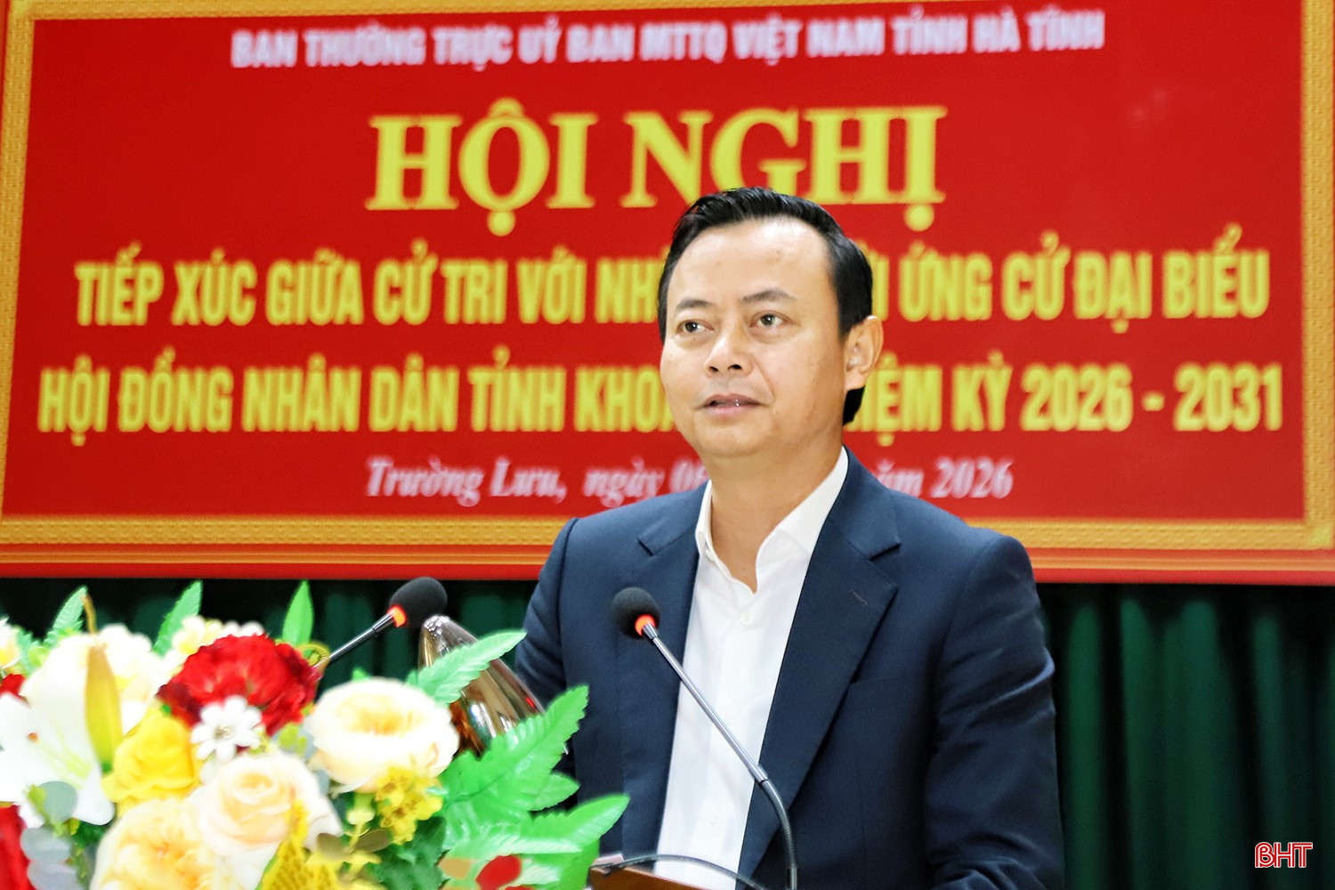Ông Hà Văn Hùng và 6 ứng cử viên đại biểu HĐND tỉnh tiếp xúc cử tri
